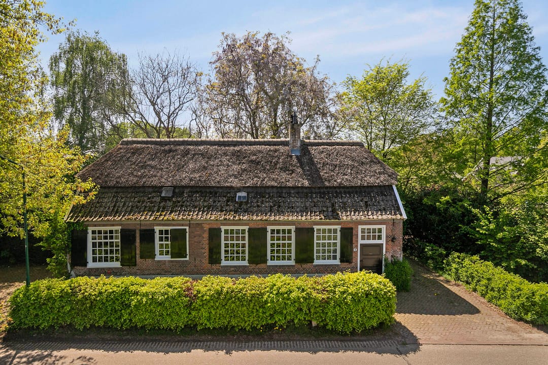 Photo 1 of Pastoriestraat 4