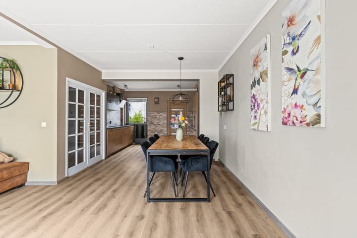 Photo 16 of Domela Nieuwenhuisstraat 12