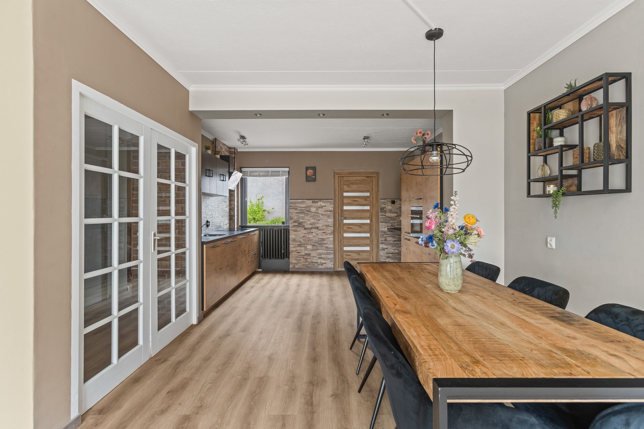 Foto 18 van Domela Nieuwenhuisstraat 12