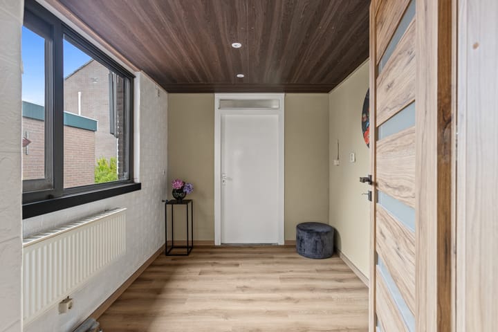 Photo 24 of Domela Nieuwenhuisstraat 12