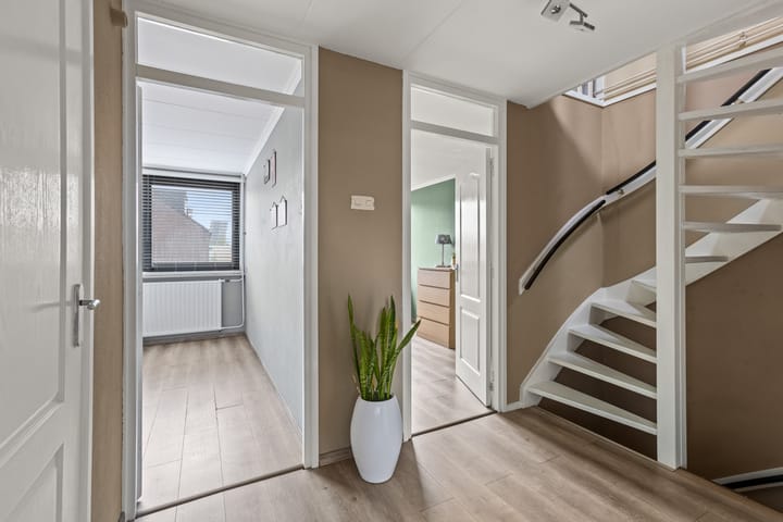 Photo 27 of Domela Nieuwenhuisstraat 12