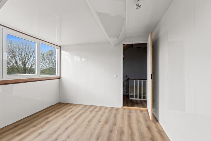 Photo 33 of Domela Nieuwenhuisstraat 12