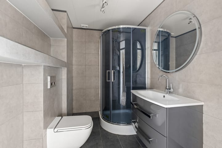 Photo 38 of Domela Nieuwenhuisstraat 12