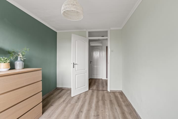 Photo 40 of Domela Nieuwenhuisstraat 12