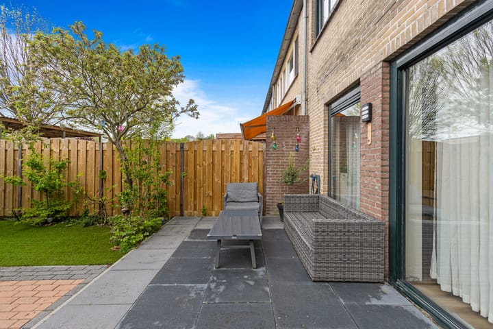 Photo 48 of Domela Nieuwenhuisstraat 12