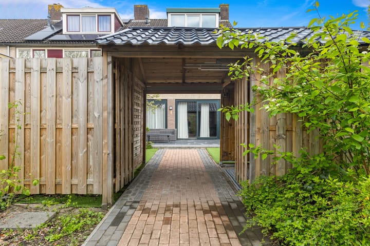 Photo 51 of Domela Nieuwenhuisstraat 12