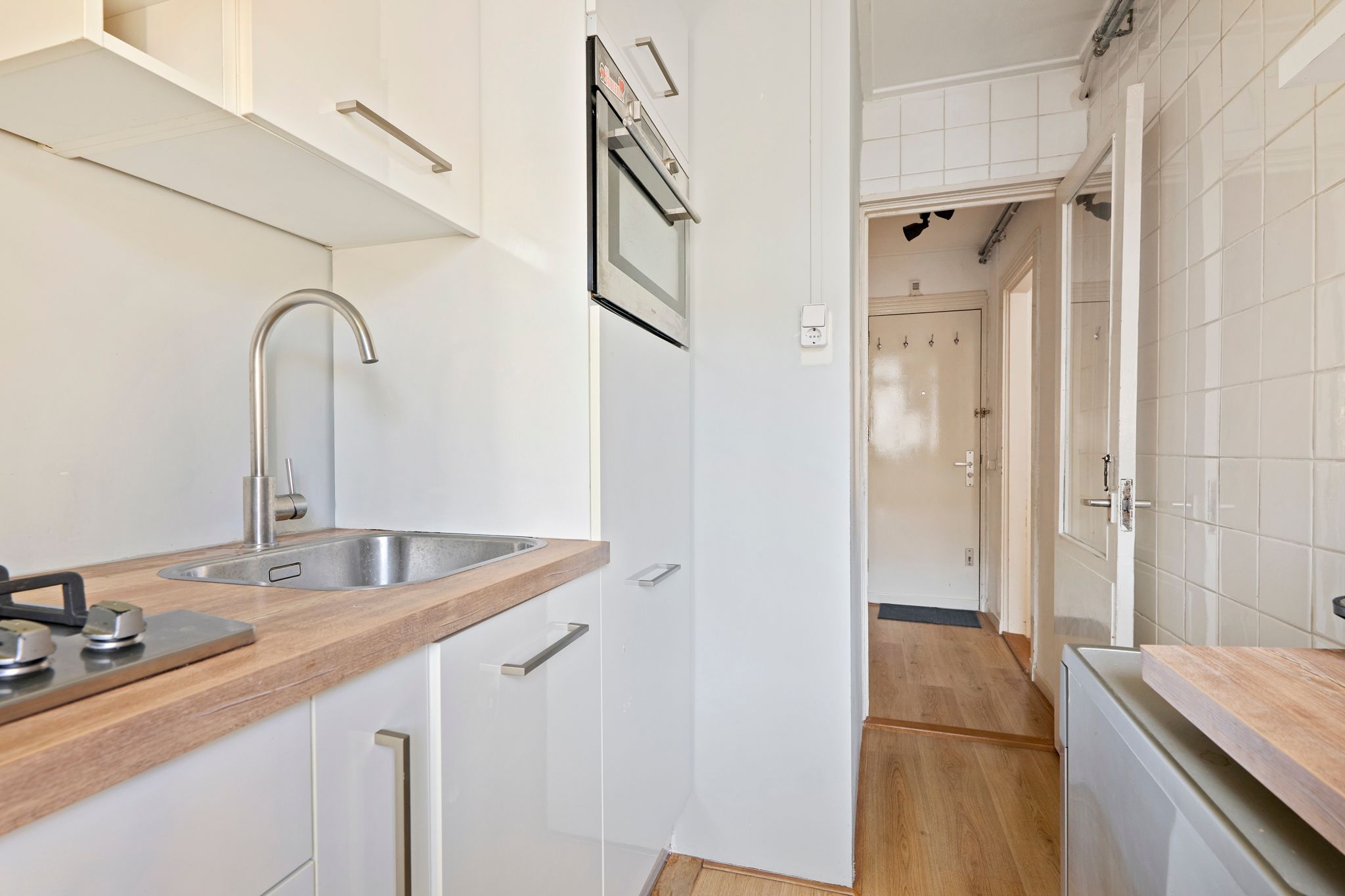 Photo 15 of Bentinckstraat 93-2