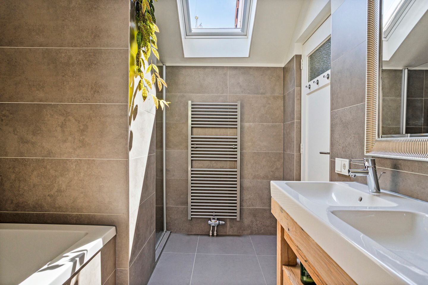 Foto 44 van Middelsluissedijk WZ 20