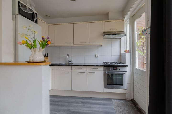 Foto 3 van Middenweg 54