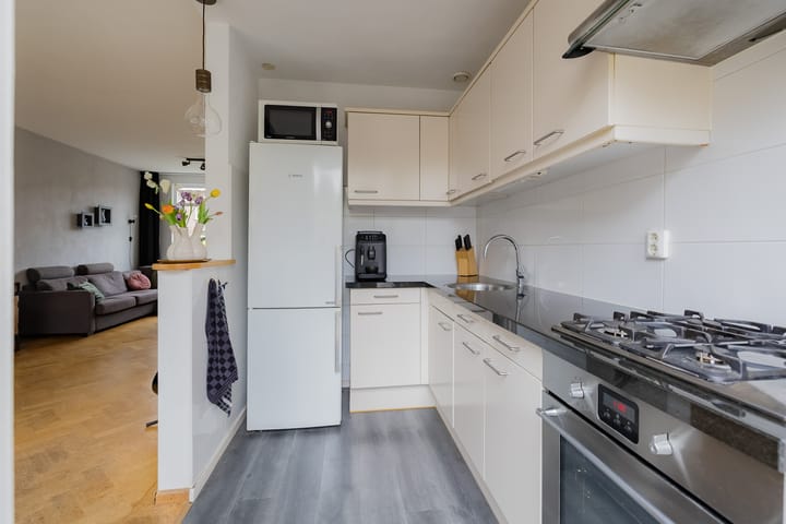 Foto 16 van Middenweg 54