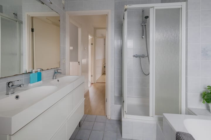 Foto 37 van Middenweg 54