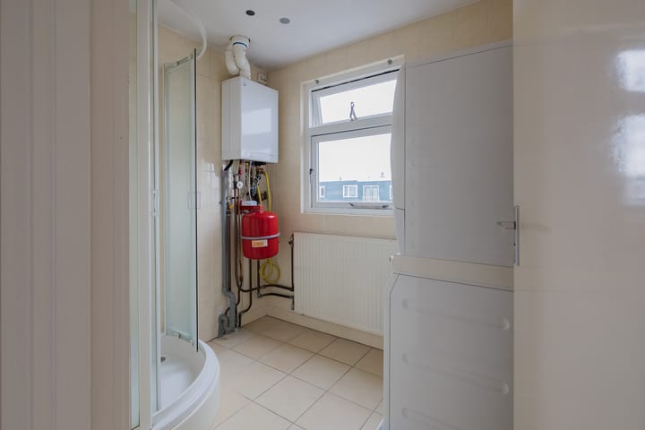 Foto 42 van Middenweg 54