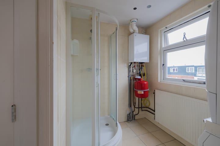 Foto 43 van Middenweg 54