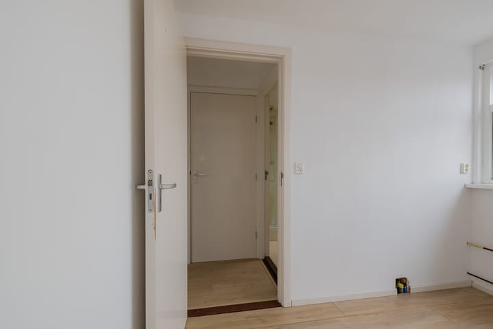 Foto 48 van Middenweg 54