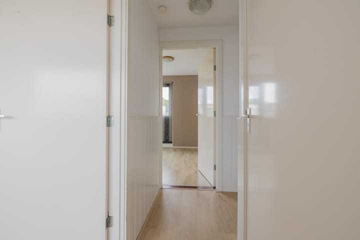 Foto 51 van Middenweg 54