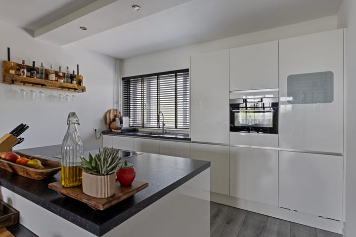 Foto 2 van Lauwerszeeweg 13