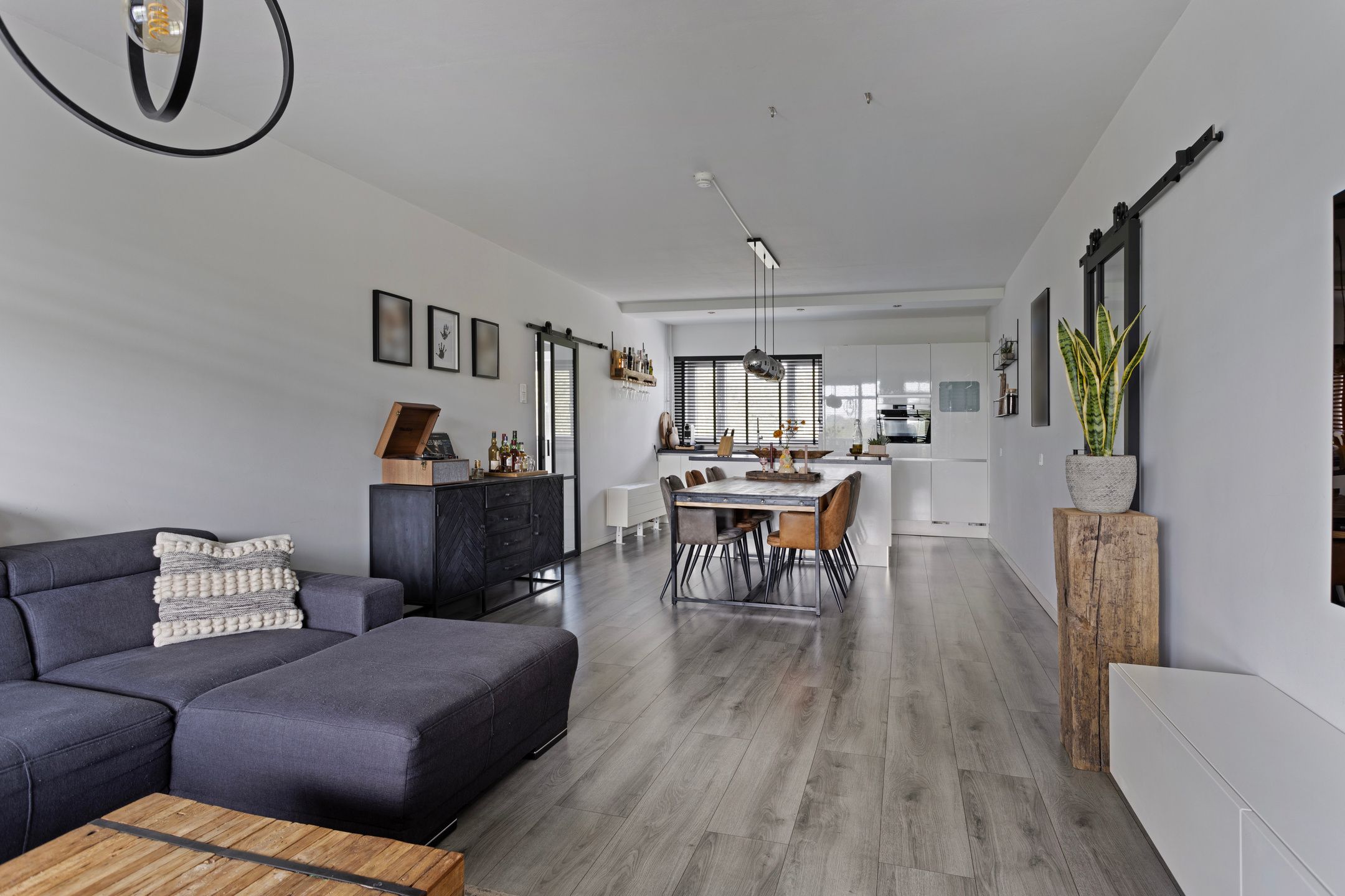 Foto 12 van Lauwerszeeweg 13