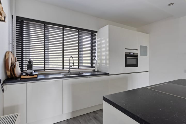 Foto 14 van Lauwerszeeweg 13