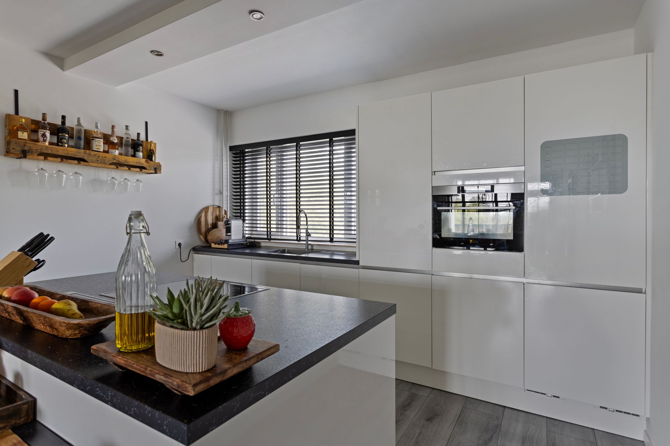 Foto 15 van Lauwerszeeweg 13