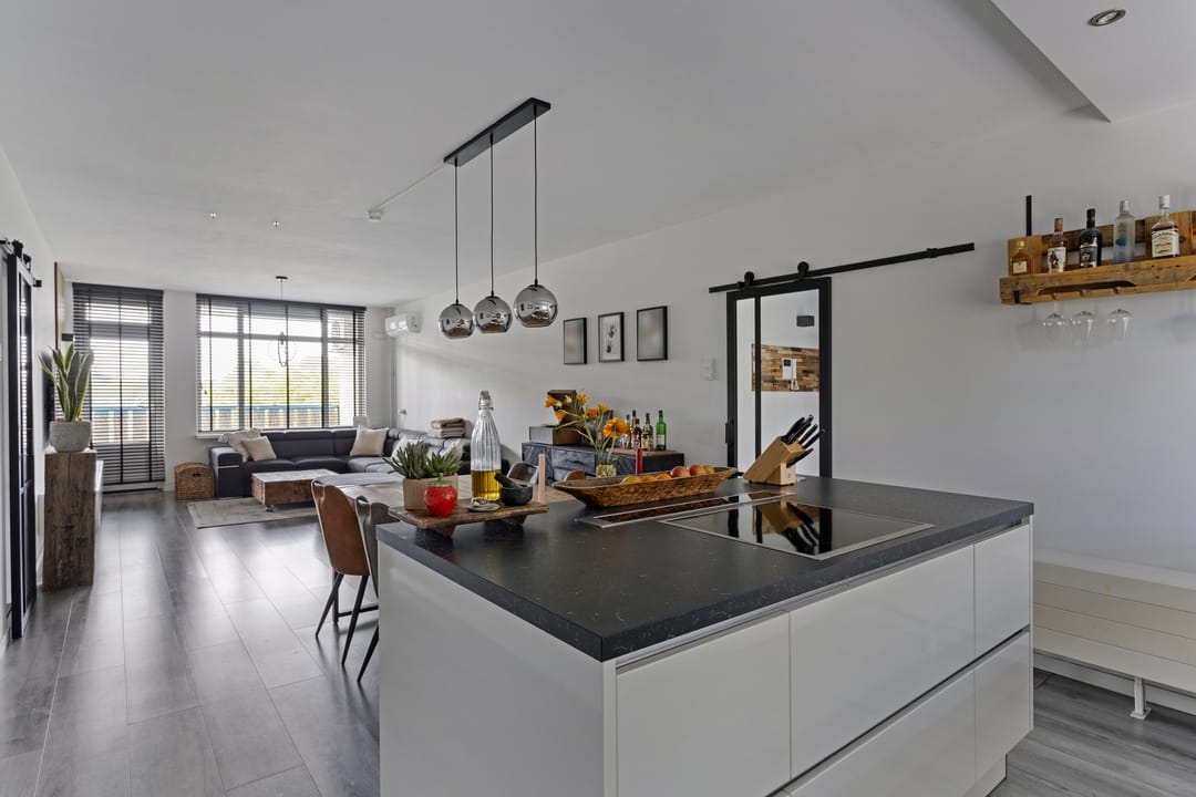 Foto 16 van Lauwerszeeweg 13