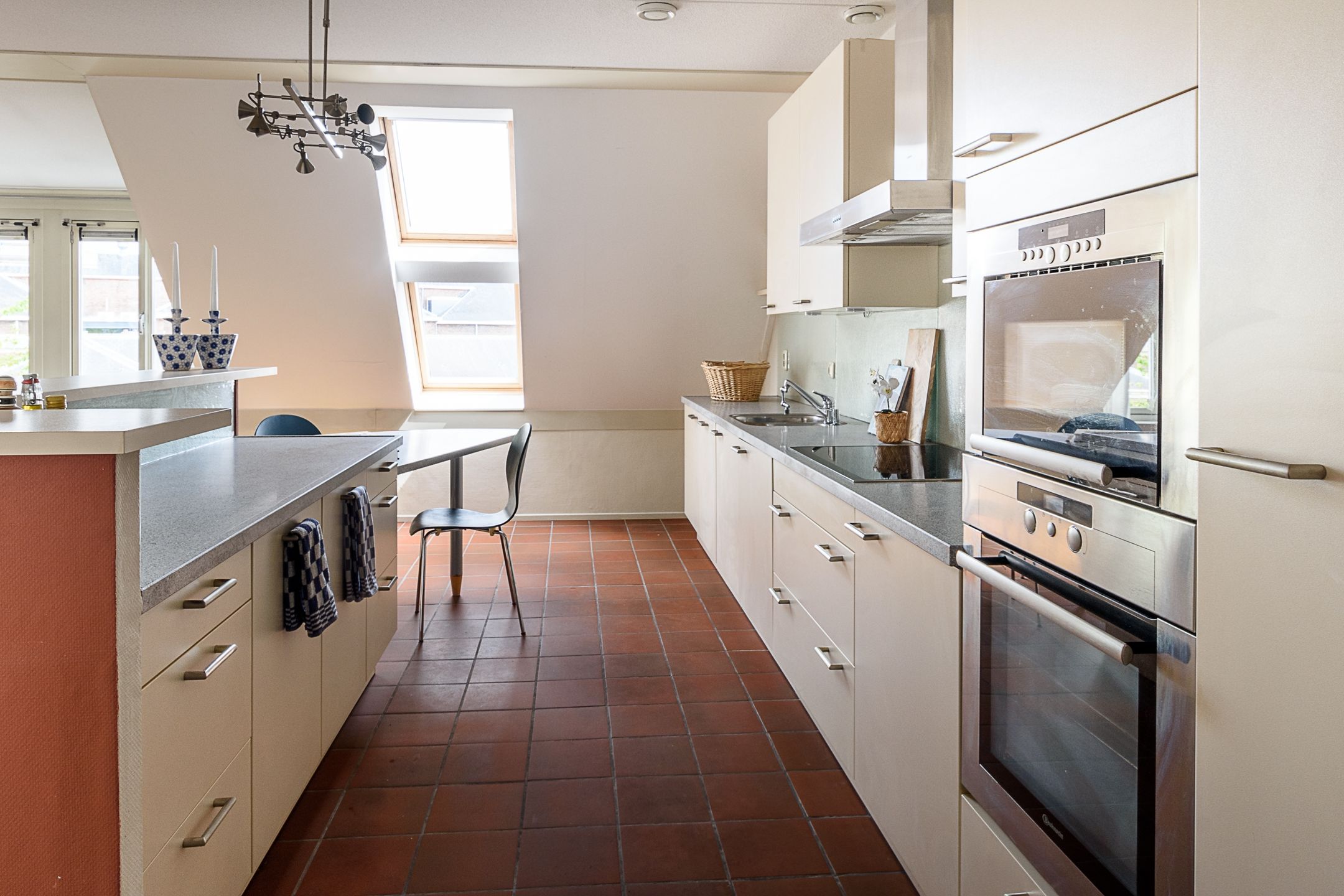 Foto 6 van Wolvenplein 2-C