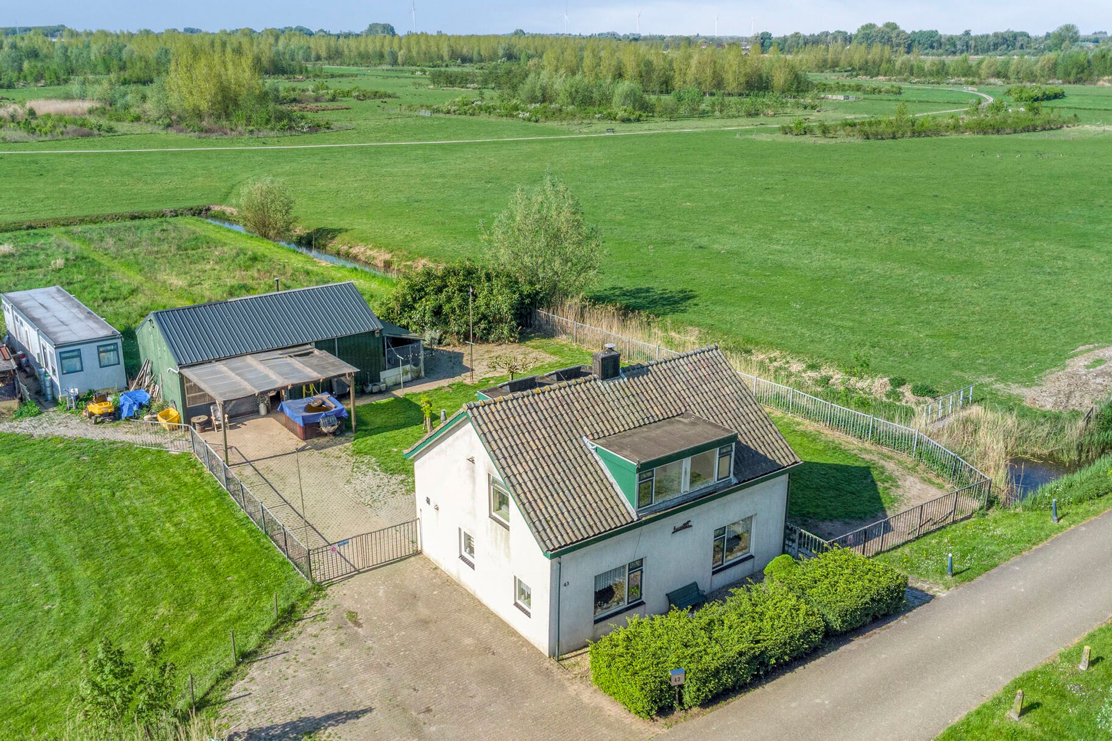 Photo 3 of Waalweg 43