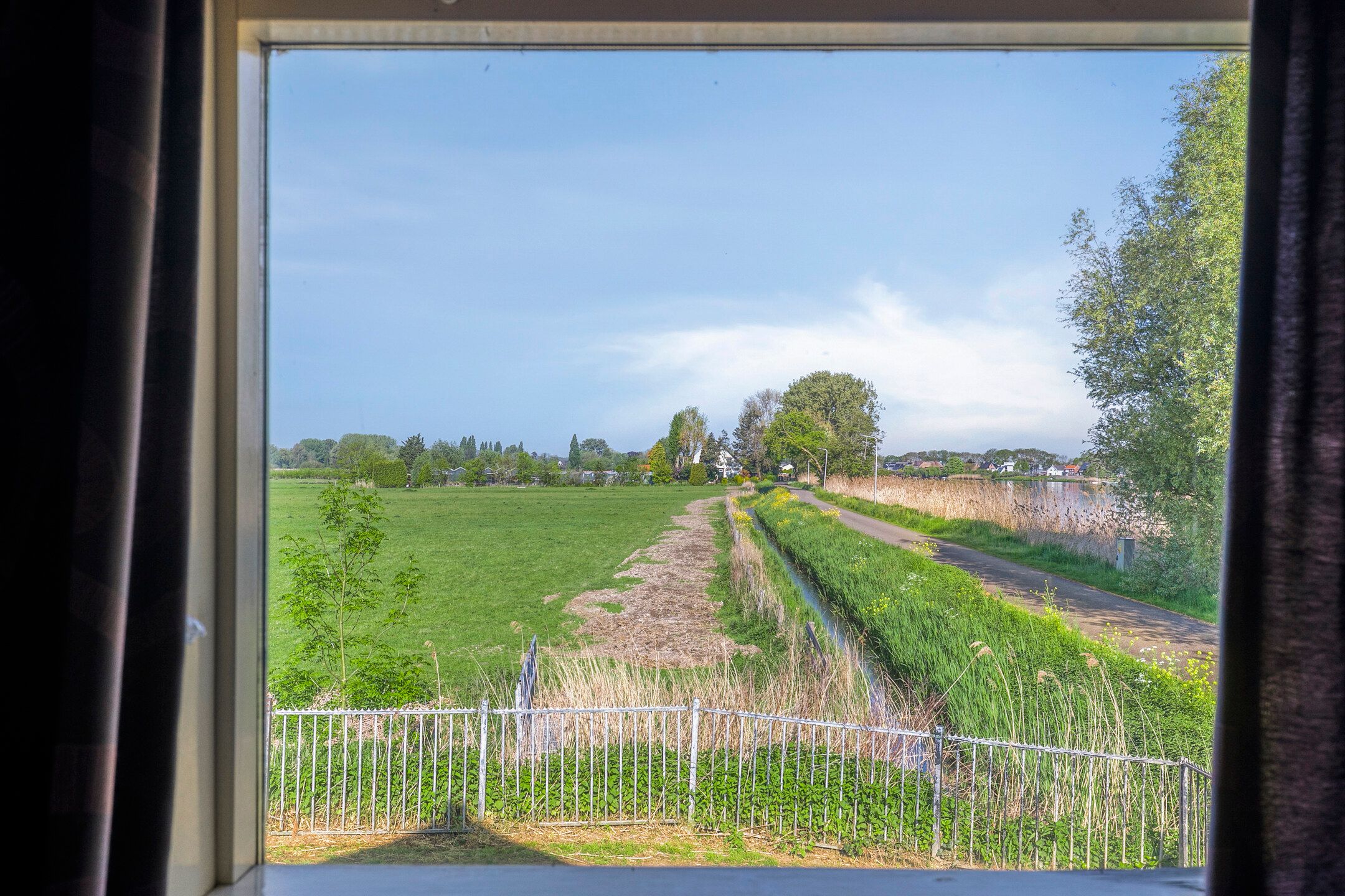 Photo 15 of Waalweg 43