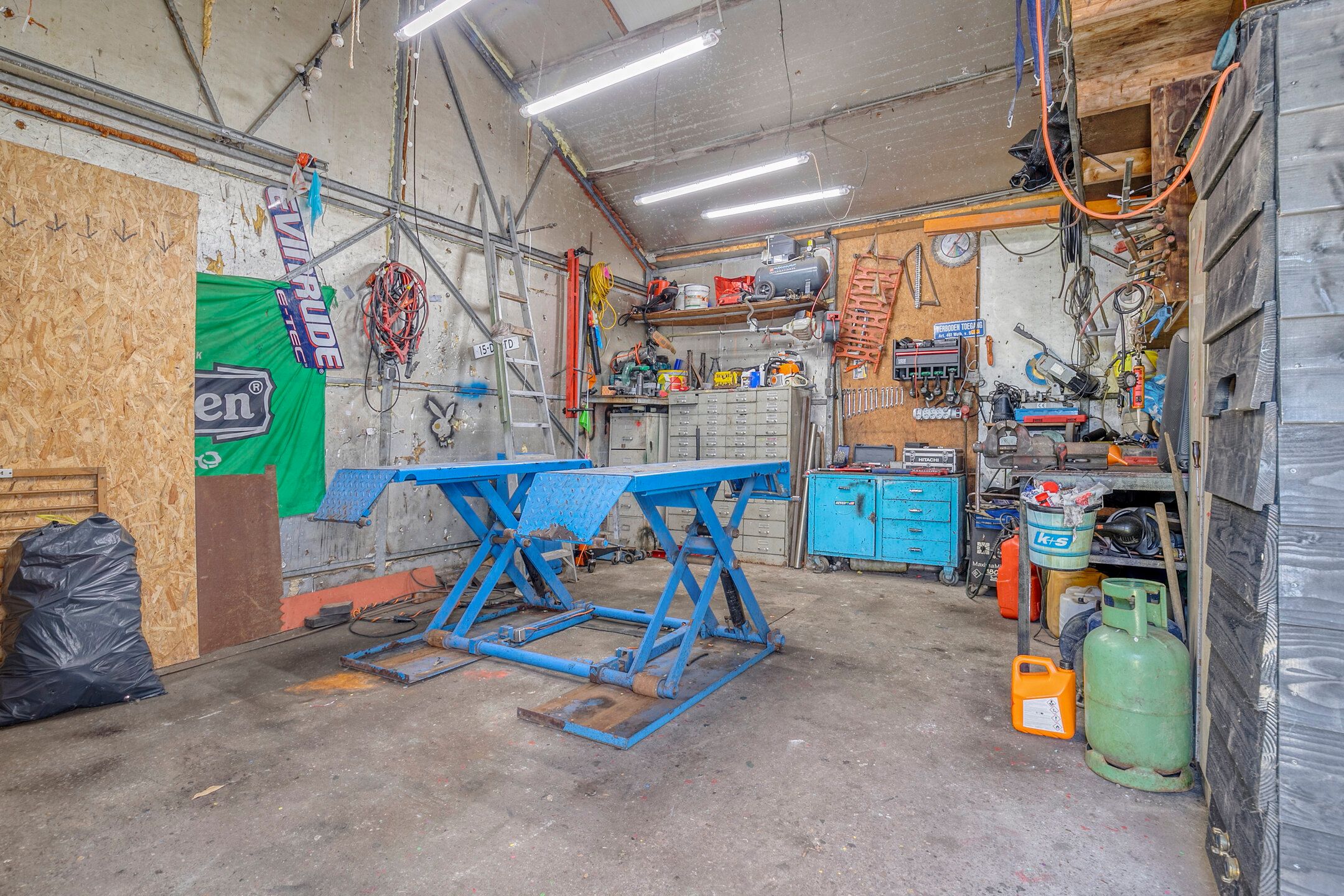 Photo 18 of Waalweg 43