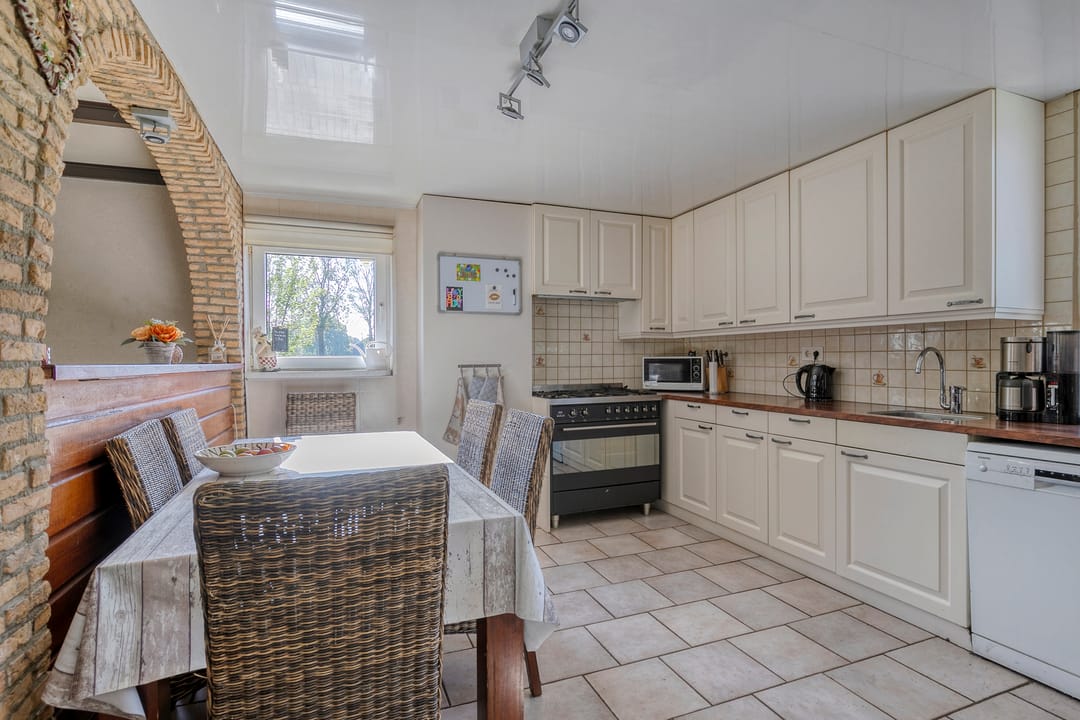 Photo 7 of Waalweg 43