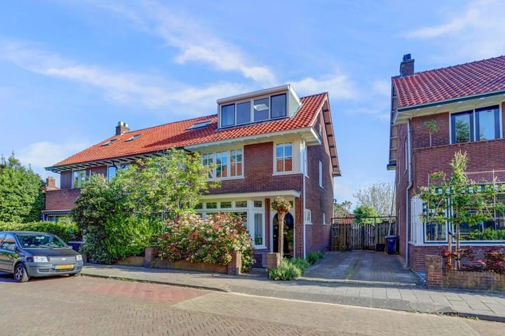 Burg. Gaarlandtstraat 35