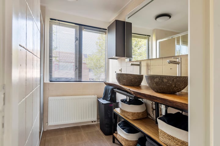 Photo 32 of Uiverstraat 5