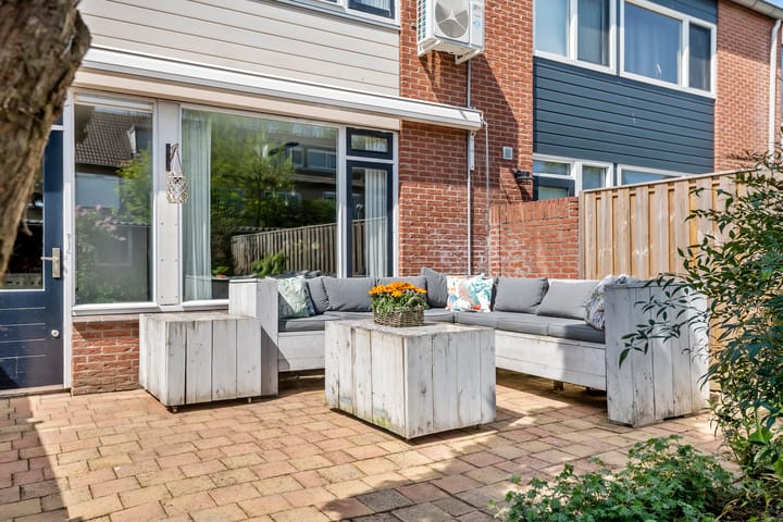 Photo 39 of Uiverstraat 5