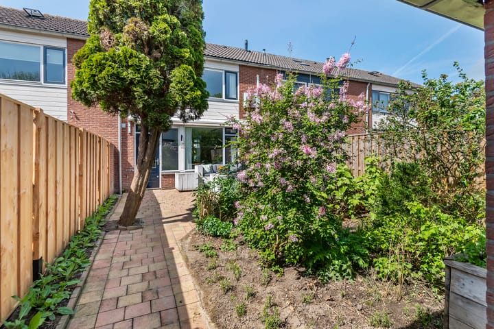 Photo 40 of Uiverstraat 5