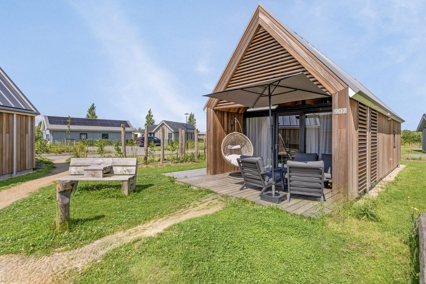 Foto 1 van Zeedijk 24-907