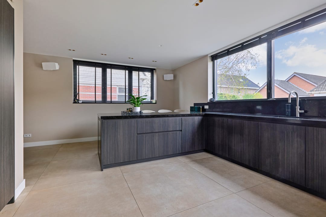 Foto 11 van van Beekstraat 61