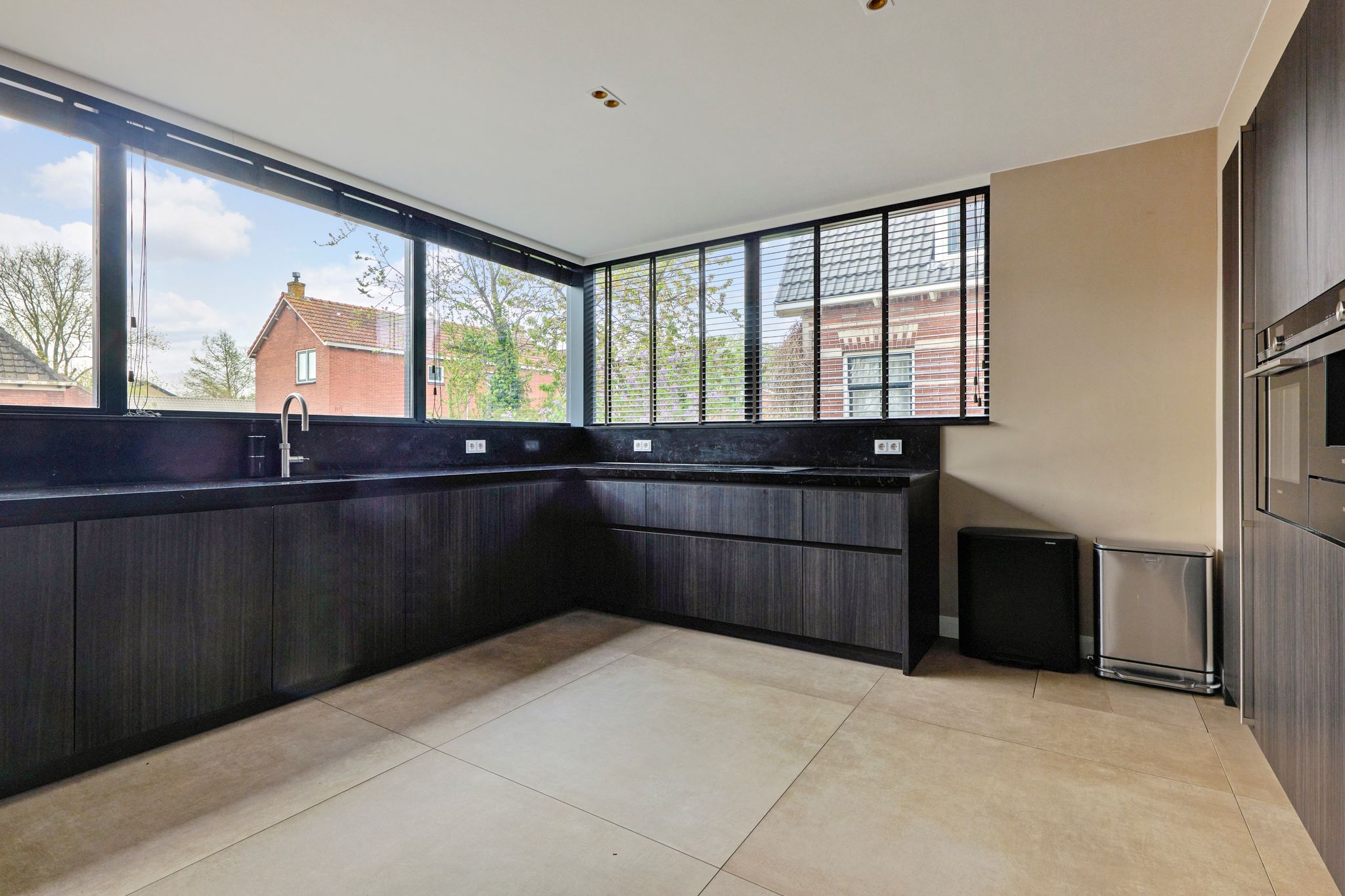 Foto 12 van van Beekstraat 61