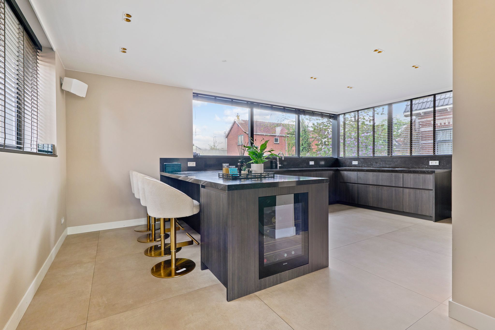 Foto 9 van van Beekstraat 61