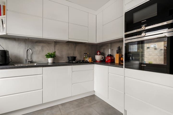 Foto 2 van Van Barenstraat 5