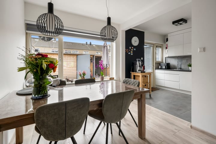 Foto 10 van Van Barenstraat 5