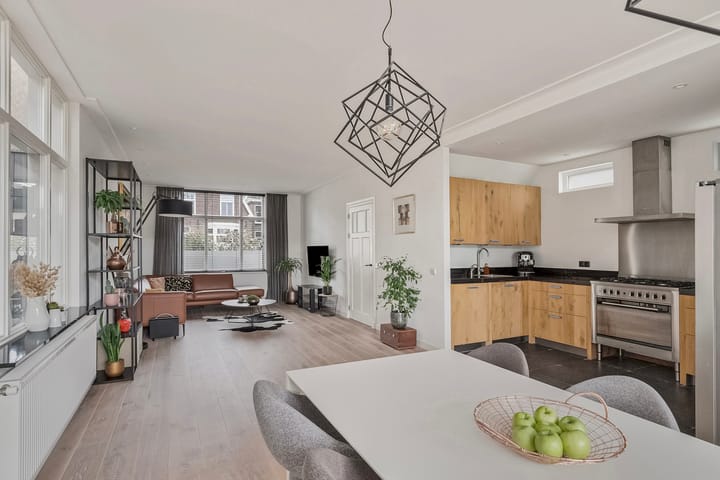 Foto 15 van Floraliastraat 73