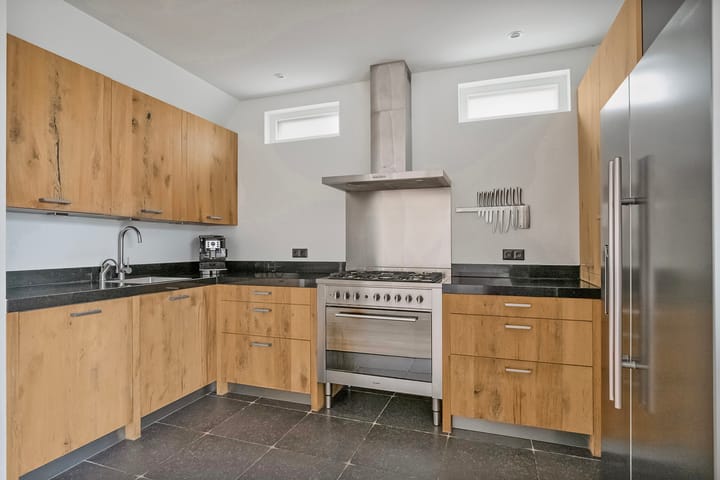 Foto 18 van Floraliastraat 73