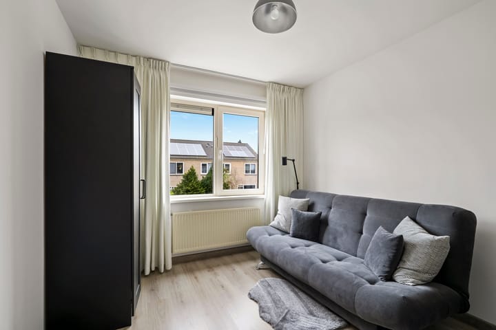 Foto 25 van Van Barenstraat 5