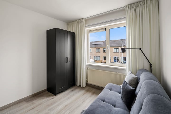 Foto 26 van Van Barenstraat 5