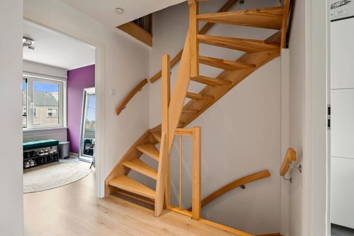 Foto 30 van Van Barenstraat 5