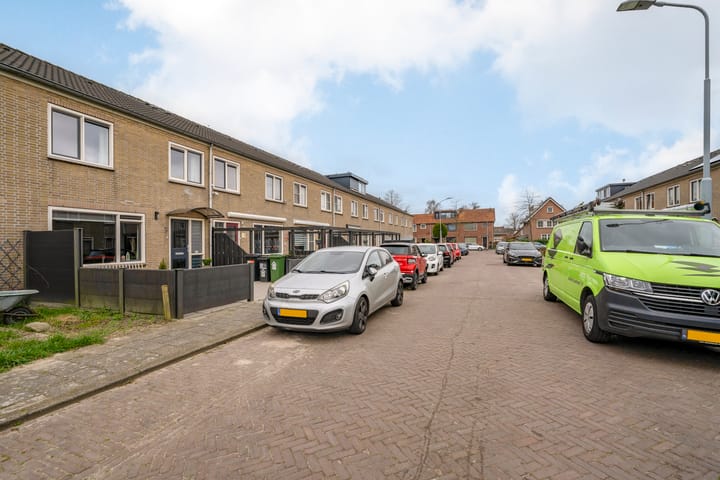 Foto 35 van Van Barenstraat 5