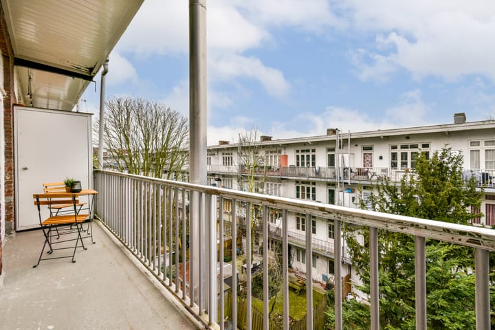 Photo 9 of John Franklinstraat 59-3