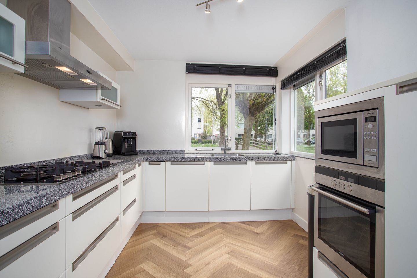 Foto 10 van Dampkring 19