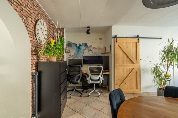 Photo 12 of De Ruijterstraat 53