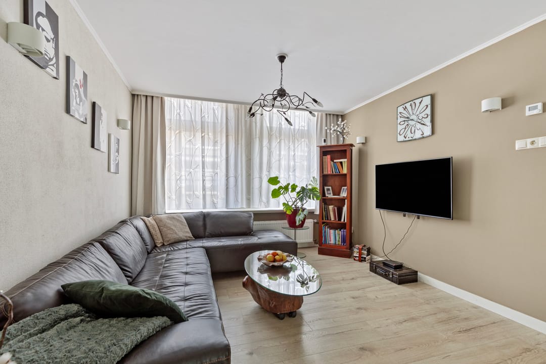 Photo 11 of Snelliusstraat 8