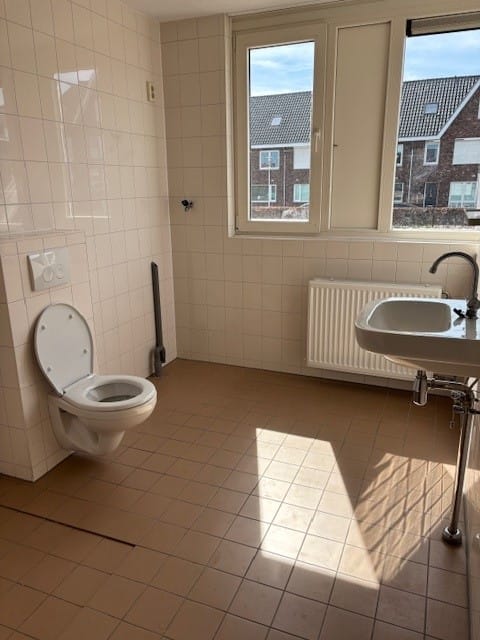 Photo 4 of Leostraat 72-D